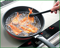 うっかり消し忘れた時や、鍋の温度が異常上昇した時には自動的に電源がOFFになるなど、安心機能が充実しています